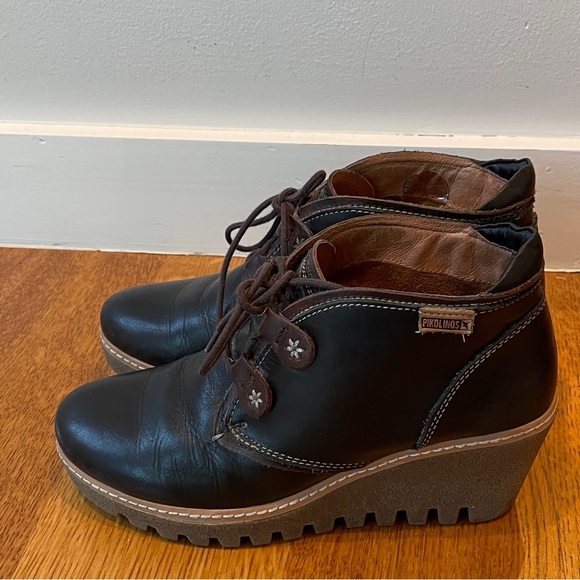 Pikolinos Black Wedge Shoes with Laces - Picture 4 of 10